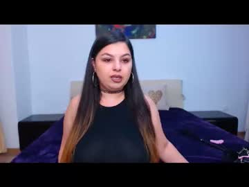 
		Latina brunette Liv Revamped is a blowjob queen
	