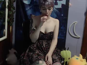 
		Curly Latina Kawaii Girl licking a dick before welcoming it inside
	